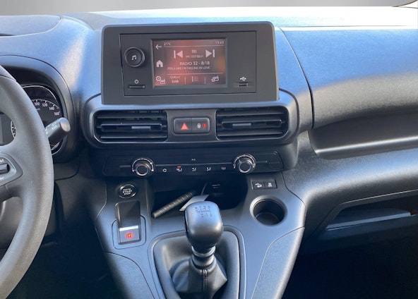 Vehicle image 14 Vehicle image 14