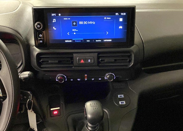 Vehicle image 14 Vehicle image 14