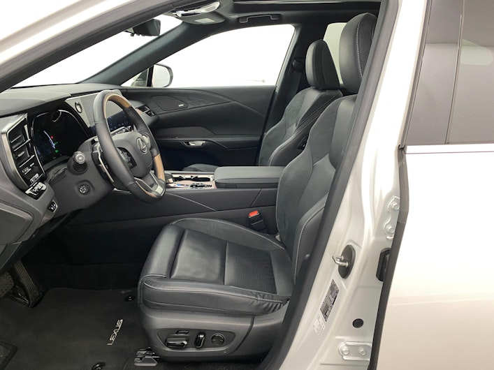 Vehicle image LEXUS RX