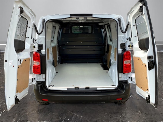 Vehicle image 6 Vehicle image 6