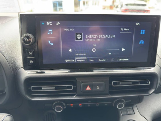 Vehicle image 10 Vehicle image 10