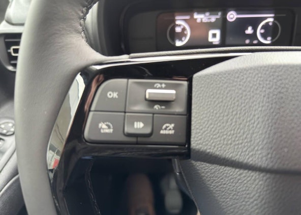 Vehicle image 5 Vehicle image 5