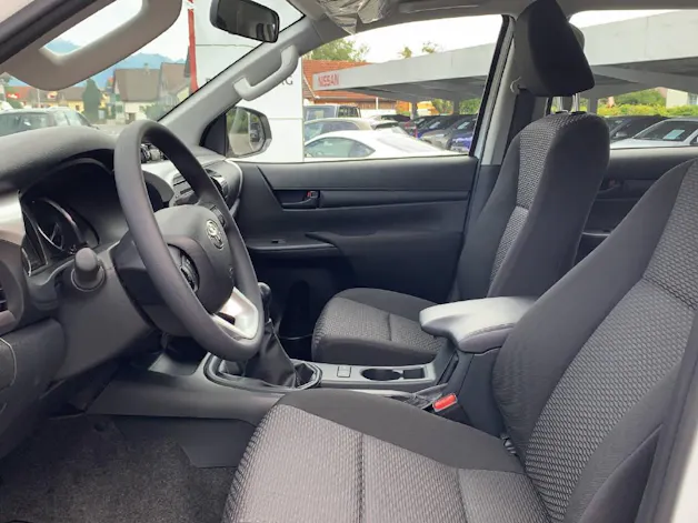 Toyota Hilux Double Cab.-Pick-up 2.4 D-4D 150 Comfort