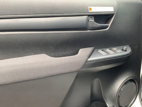 Vehicle image 4 Vehicle image 4