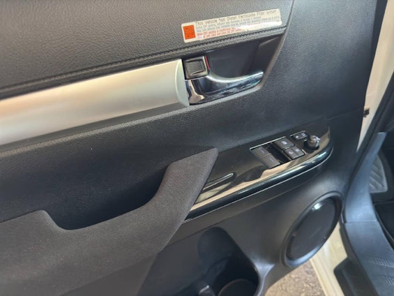 Vehicle image 5 Vehicle image 5