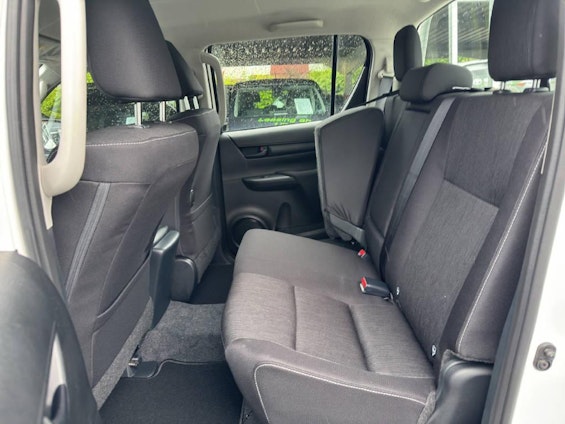 Vehicle image 14 Vehicle image 14