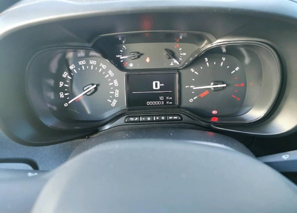 Vehicle image 8 Vehicle image 8