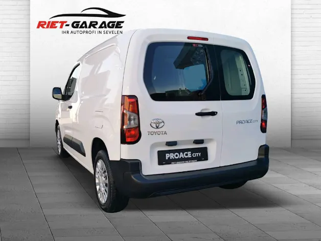Toyota PROACE CITY Van L1 1.2 Active