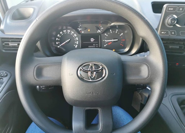 Vehicle image 6 Vehicle image 6