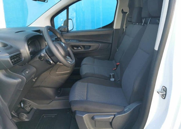 Vehicle image 5 Vehicle image 5