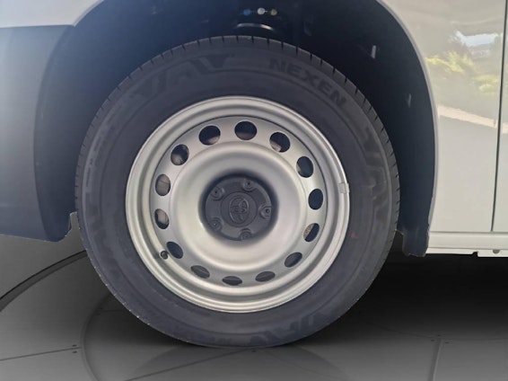 Vehicle image 14 Vehicle image 14