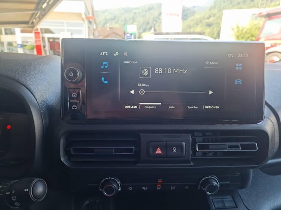 Vehicle image 11 Vehicle image 11