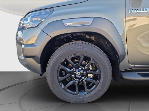 Vehicle image 16 Vehicle image 16