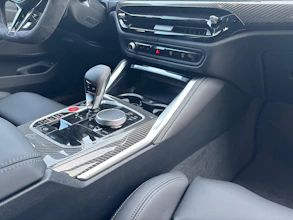 https://vehicle.imgix.net/4062679/56f9823c-2ce5-4e07-874a-8077e862cbd3.jpg