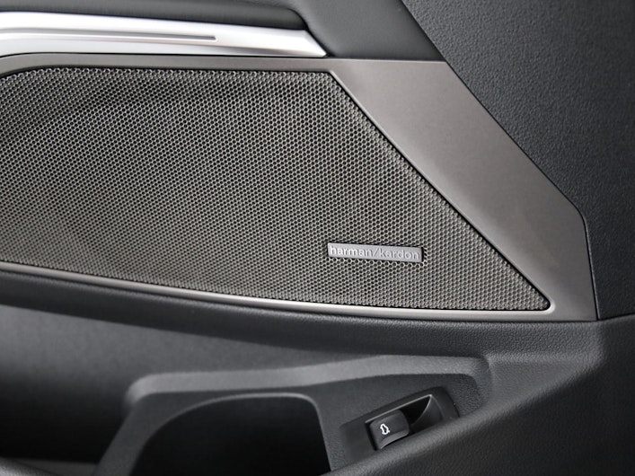 Vehicle image BMW 3 SERIES