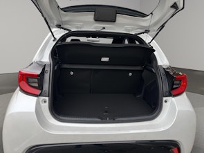 Vehicle image TOYOTA Yaris 1.5 VVT-i HSD Premium