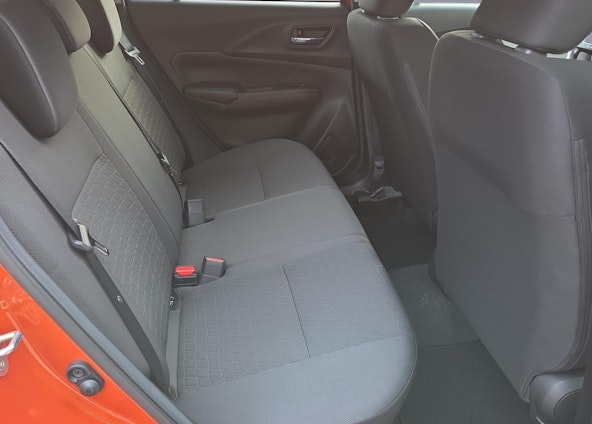 Vehicle image 16 Vehicle image 16