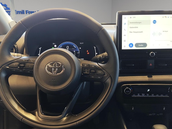 Vehicle image 3 Vehicle image 3