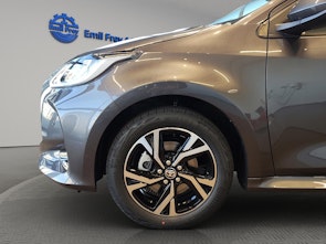 Vehicle image TOYOTA Yaris 1.5 VVT-i HSD Trend