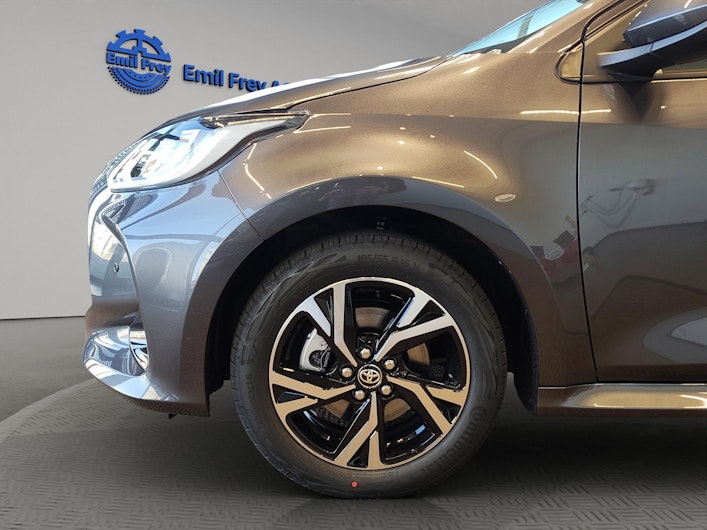 Vehicle image TOYOTA YARIS