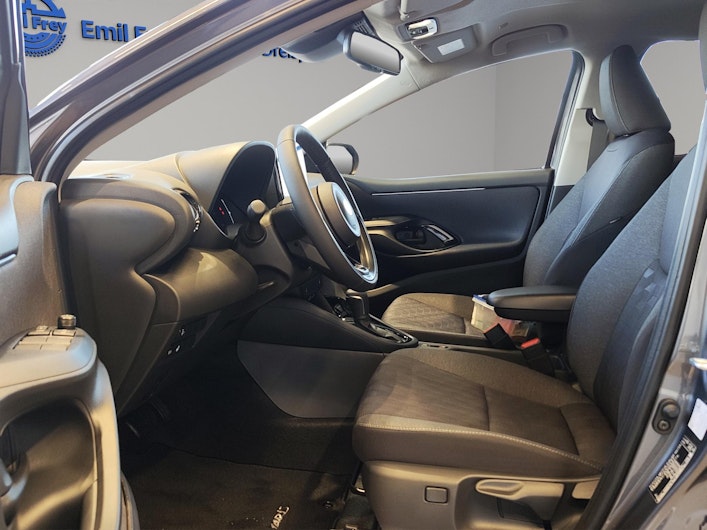 Vehicle image TOYOTA YARIS