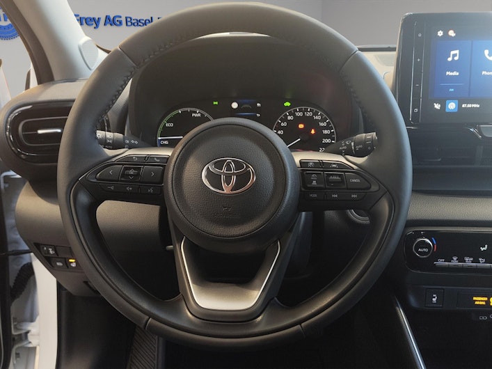 Vehicle image TOYOTA YARIS