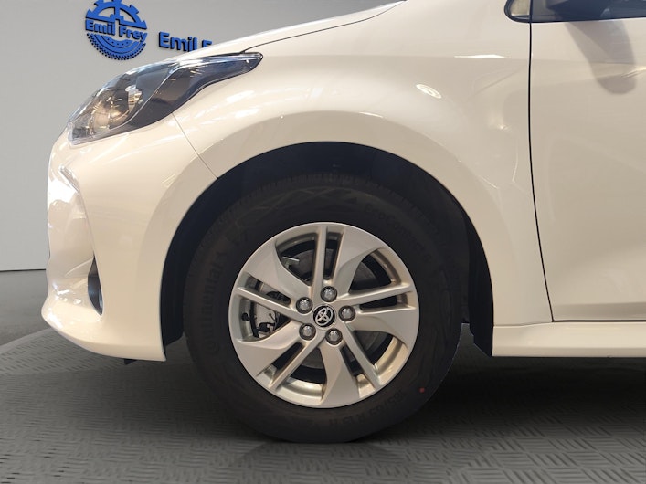 Vehicle image TOYOTA YARIS