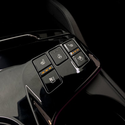 Vehicle image 16 Vehicle image 16