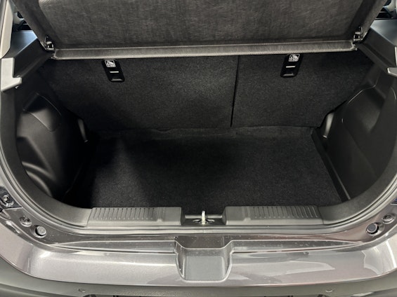 Vehicle image 7 Vehicle image 7