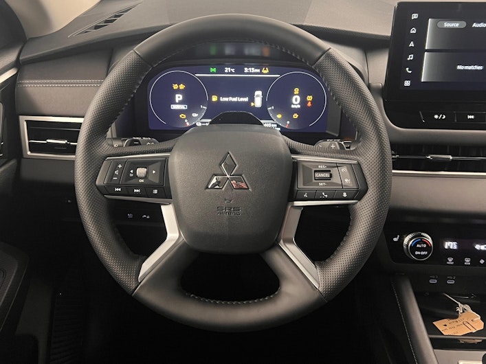 Vehicle image MITSUBISHI OUTLANDER