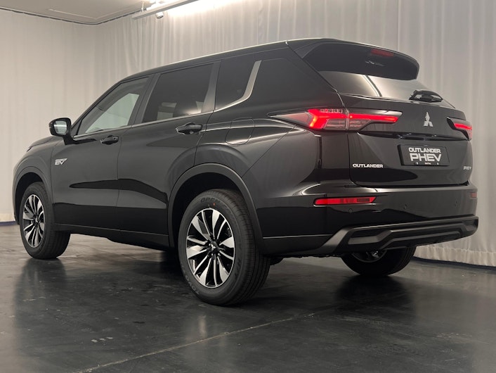 Vehicle image MITSUBISHI OUTLANDER