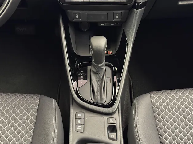 Toyota Yaris 1.5 VVT-i HSD Premium