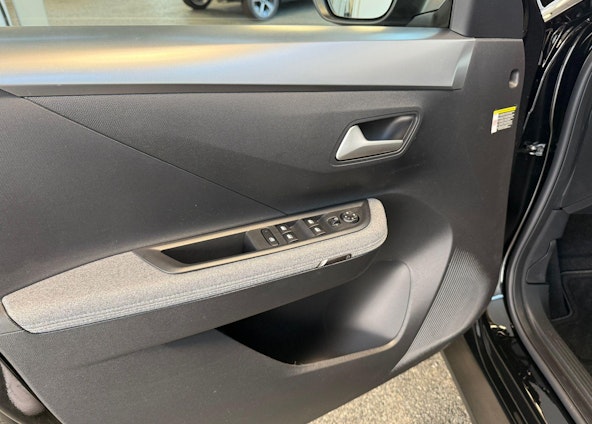 Vehicle image 10 Vehicle image 10