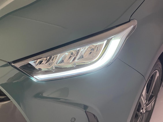 Vehicle image 16 Vehicle image 16