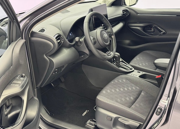 Vehicle image 6 Vehicle image 6