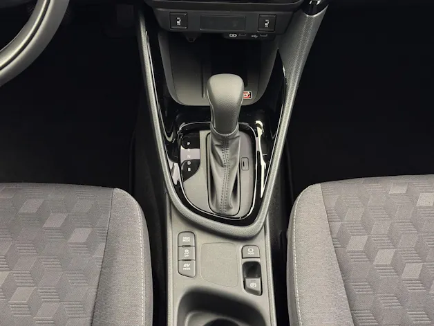 Toyota Yaris 1.5 VVT-i HSD Trend