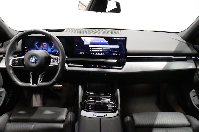 Vehicle image BMW 5 SERIES