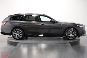Vehicle image BMW 530e xDrive Touring