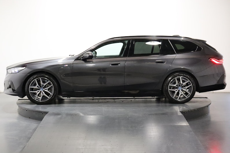 Vehicle image BMW 5 SERIES