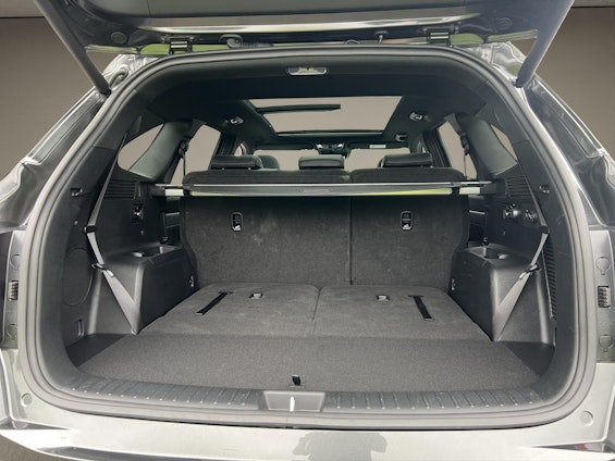 Vehicle image 18 Vehicle image 18