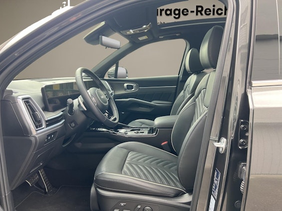 Vehicle image 8 Vehicle image 8