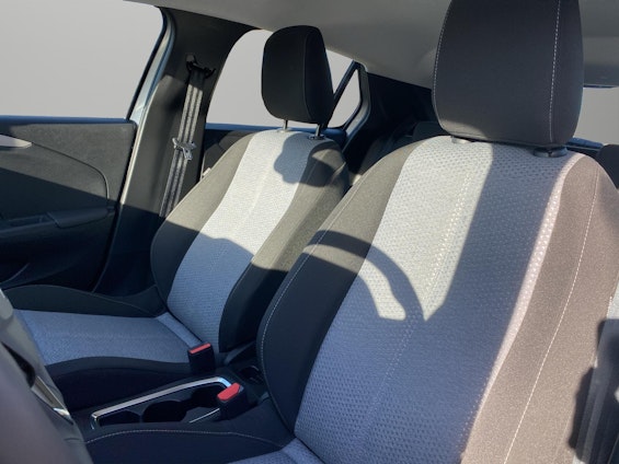 Vehicle image 3 Vehicle image 3