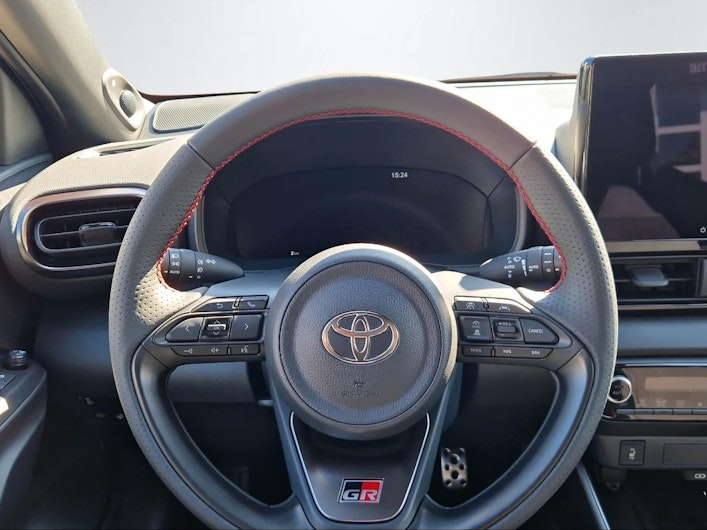 Vehicle image TOYOTA YARIS