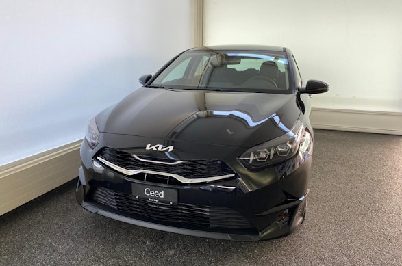 KIA Ceed 1.5 T-GDi Power 0 KIA Ceed 1.5 T-GDi Power 0