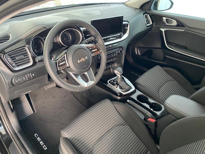 Vehicle image KIA CEED