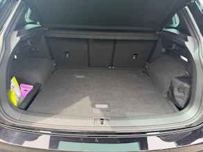 https://vehicle.imgix.net/4063184/93fbef94-94af-4c6c-a280-d34f422ba869.jpg