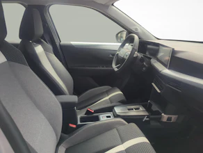 https://vehicle.imgix.net/4063188/e9efd531-6451-43d2-85dc-6e29514d7205.jpg