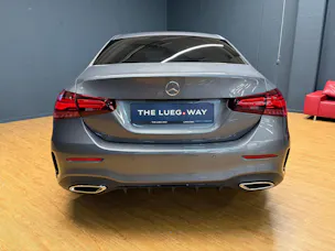 Mercedes-Benz A 200 - AMG - Limousine / 360 Grad Kamera / Panorama-Dach / Multibeam LED