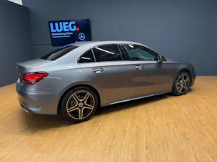 Mercedes-Benz A 200 - AMG - Limousine / 360 Grad Kamera / Panorama-Dach / Multibeam LED