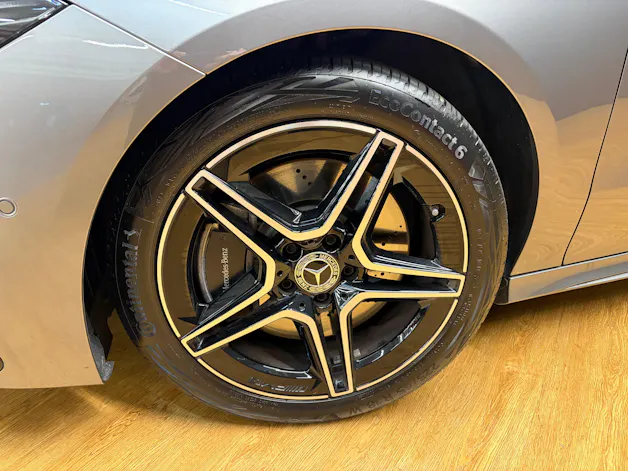 Mercedes-Benz CLA 250 4M - AMG / 360 Grad Kamera / Soundsystem / Ambiente-Licht